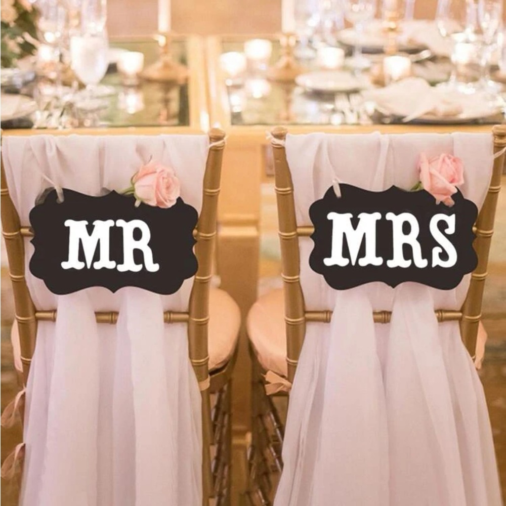 Mr & Mrs wedding signs